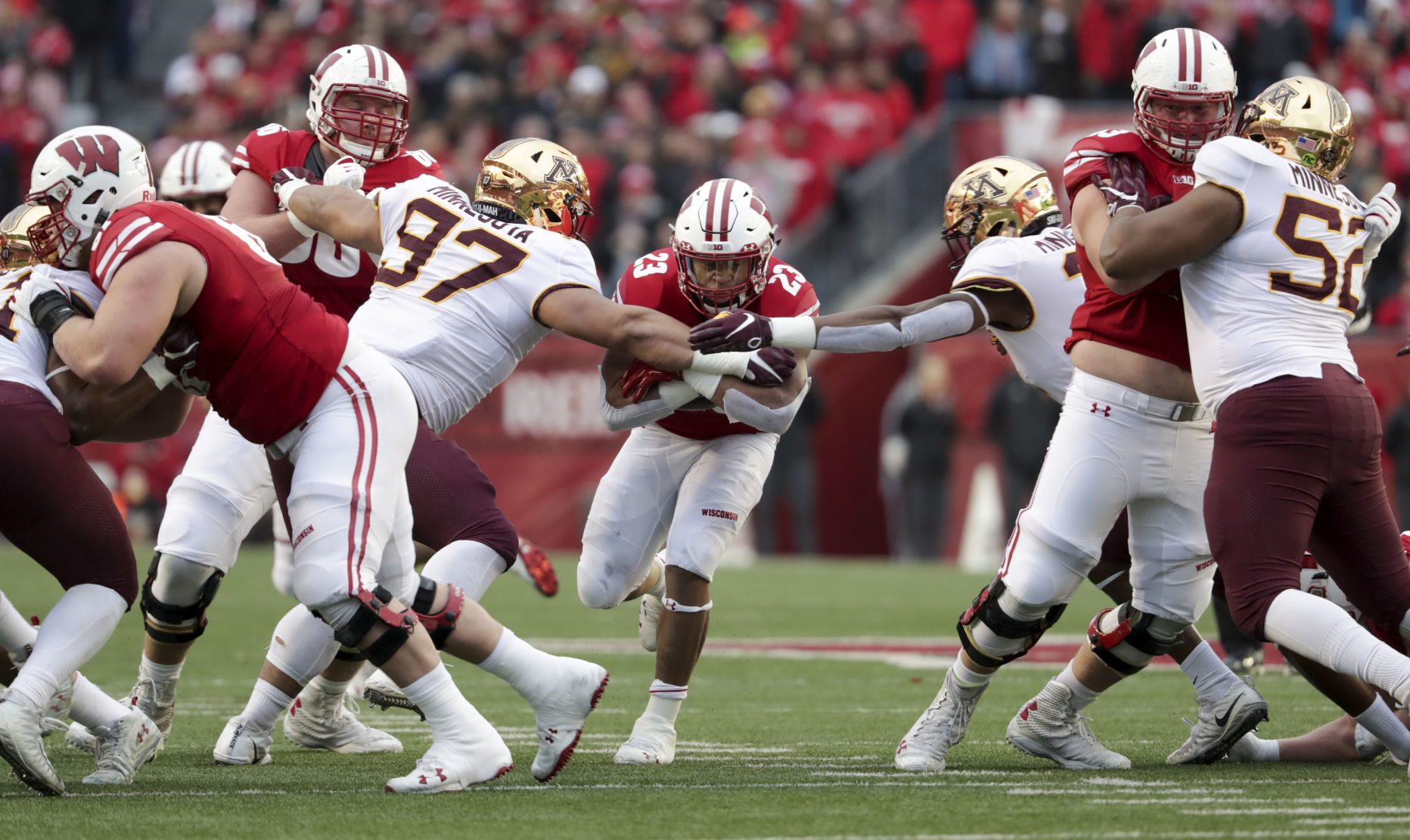 Golden Gophers 37, Badgers 15